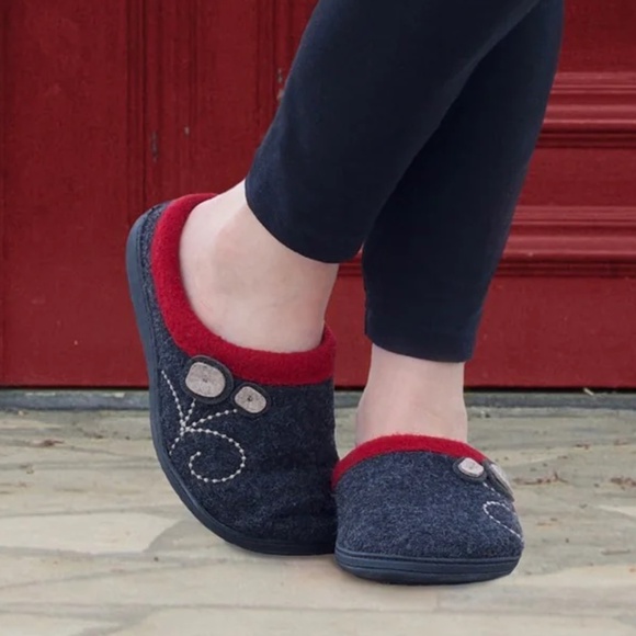 Acorn Dara Clog Slippers - Picture 1 of 6